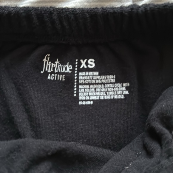 Terry Cloth romper. - Picture 4 of 4